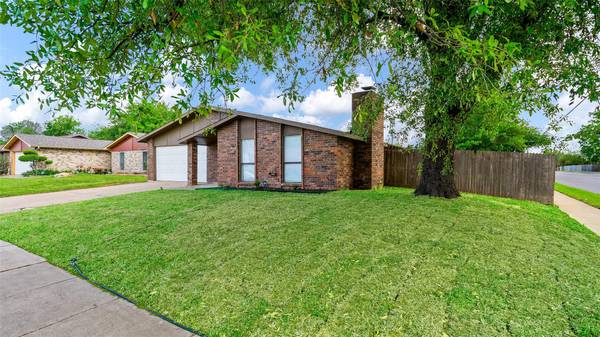 7633 Four Winds Drive, Fort Worth, TX 76133