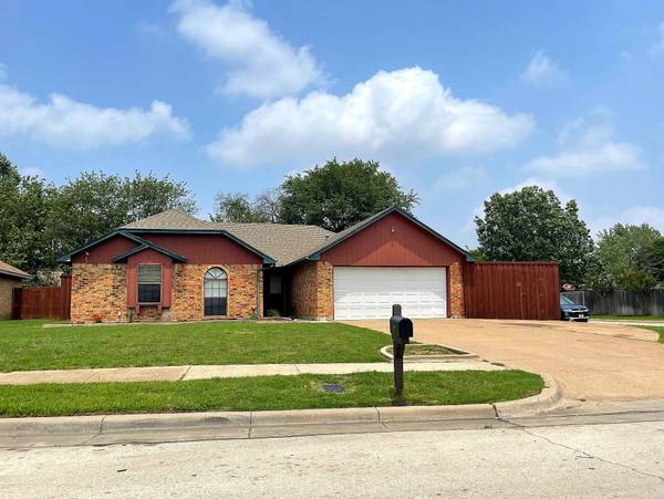 119 Lemon Drive, Arlington, TX 76018