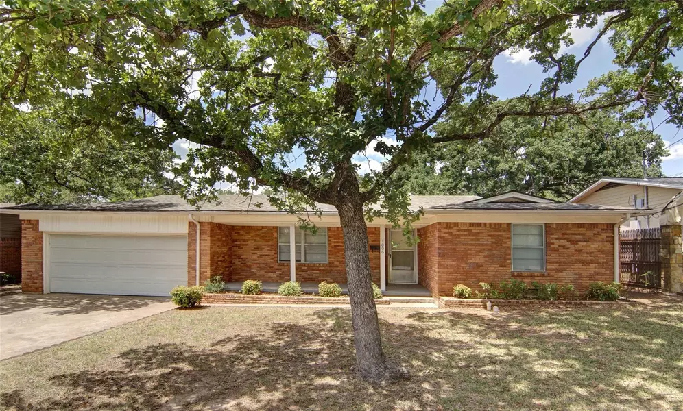 1006 NW 11th Street, Mineral Wells, TX 76067