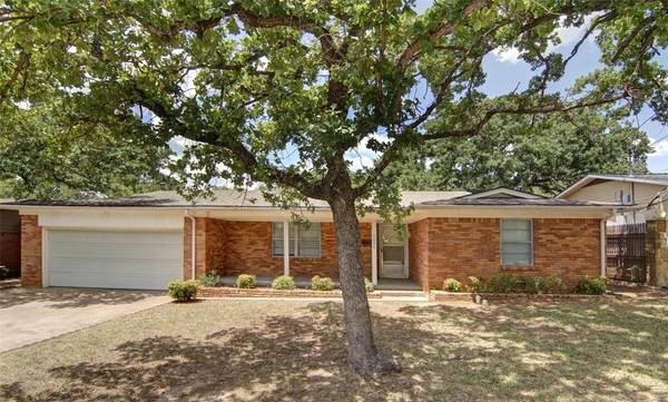 1006 NW 11th Street,  Mineral Wells,  TX 76067