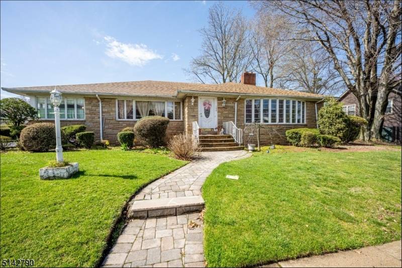 154 Bell Ave, Hasbrouck Heights Boro, NJ 07604