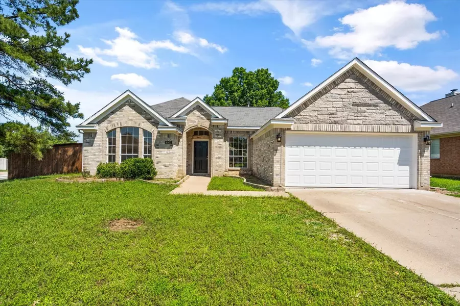 6203 Seaford Road, Arlington, TX 76001