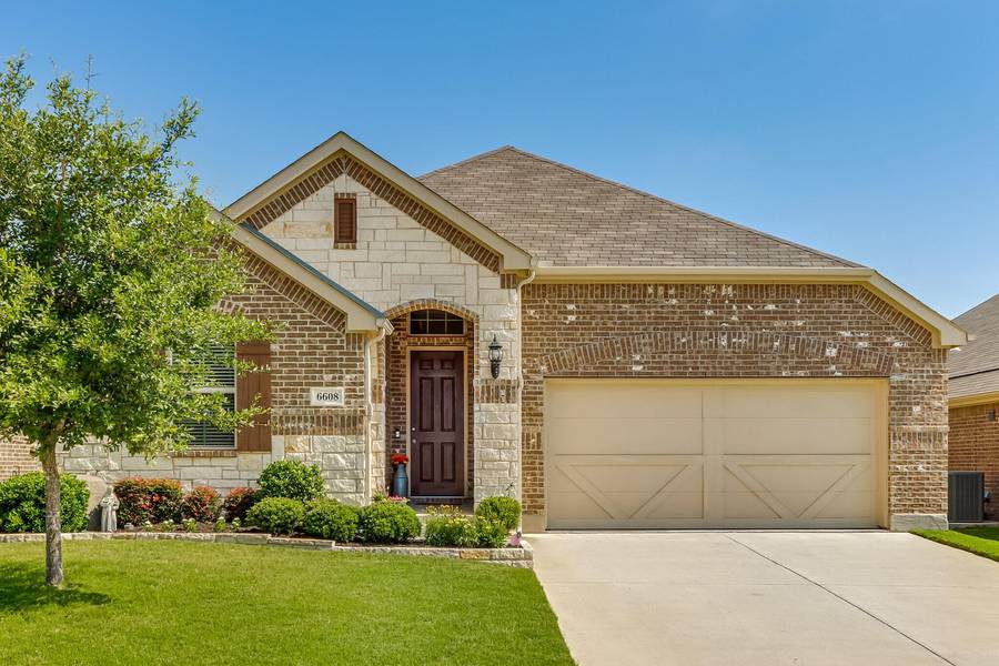 6608 Roaring Creek, Denton, TX 76226