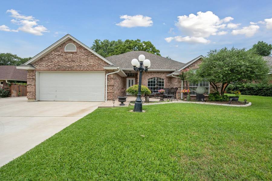 1505 Donna Lane, Bedford, TX 76022