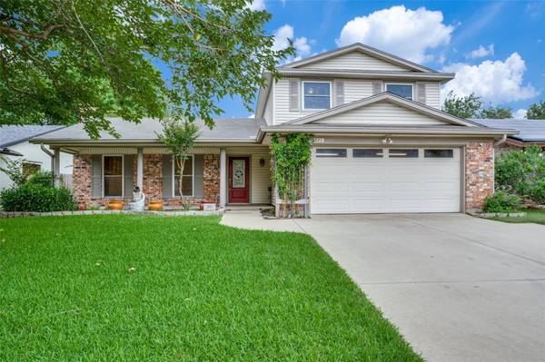 421 Kirby Creek Drive, Grand Prairie, TX 75052