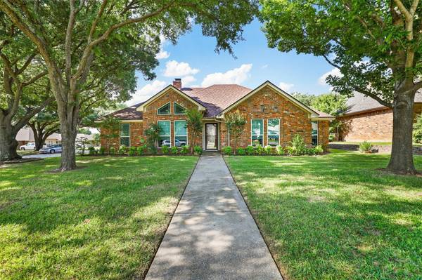 2901 Trail Lake Drive, Grapevine, TX 76051