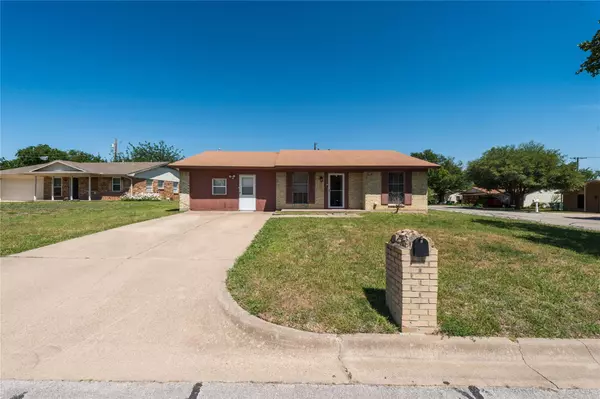 2916 Brighton Circle, Denton, TX 76210