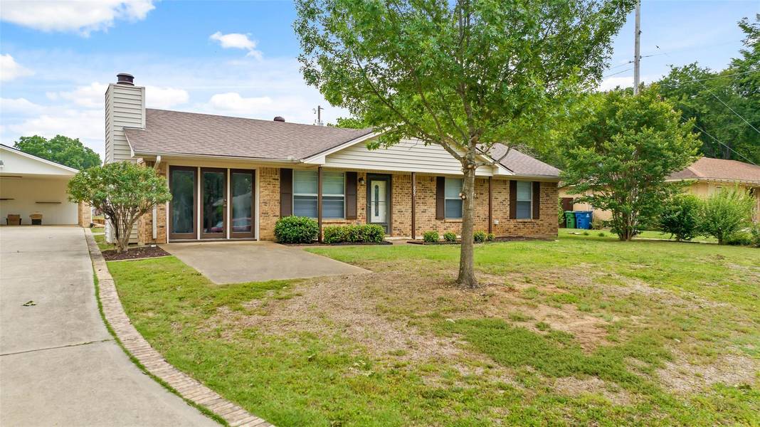 605 Maple Street, Aubrey, TX 76227