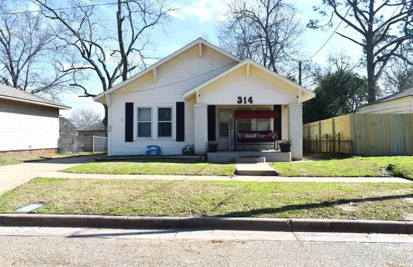 314 N Newsom Street, Mineola, TX 75773