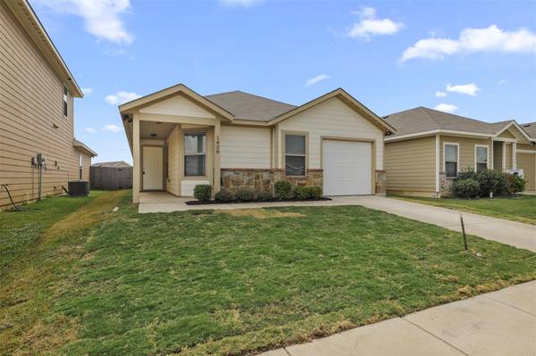 1828 Wickham Drive, Burleson, TX 76028