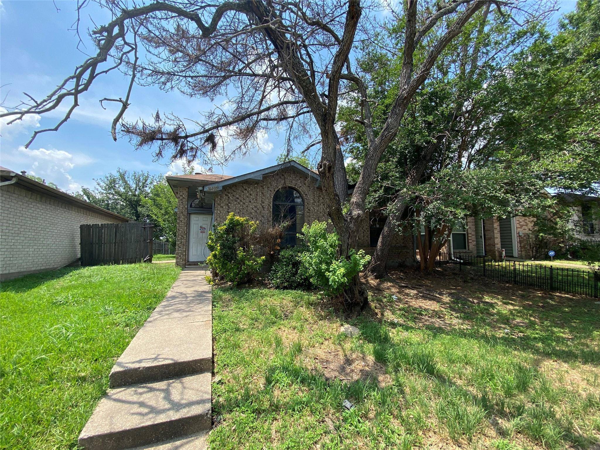 Dallas, TX 75227,10752 Water Oaks Drive