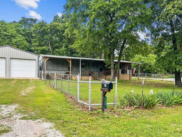 347 Yorkshire Drive, Gordonville, TX 76245