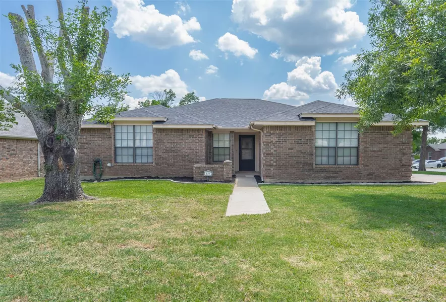 619 Linda Drive, Burleson, TX 76028