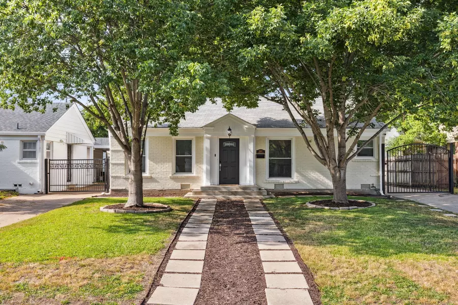 2617 Benbrook Boulevard, Fort Worth, TX 76109