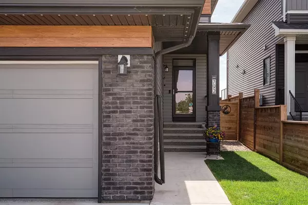 Calgary, AB T3M 3C4,792 Seton CIR SE