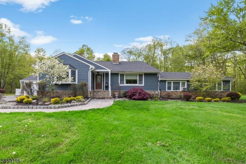 9 Spring Ln, Warren Twp., NJ 07059