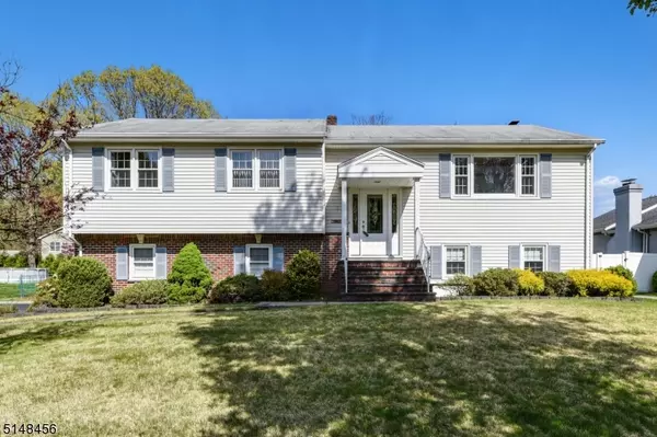 1136 Peach Tree Ln, Mountainside Boro, NJ 07092