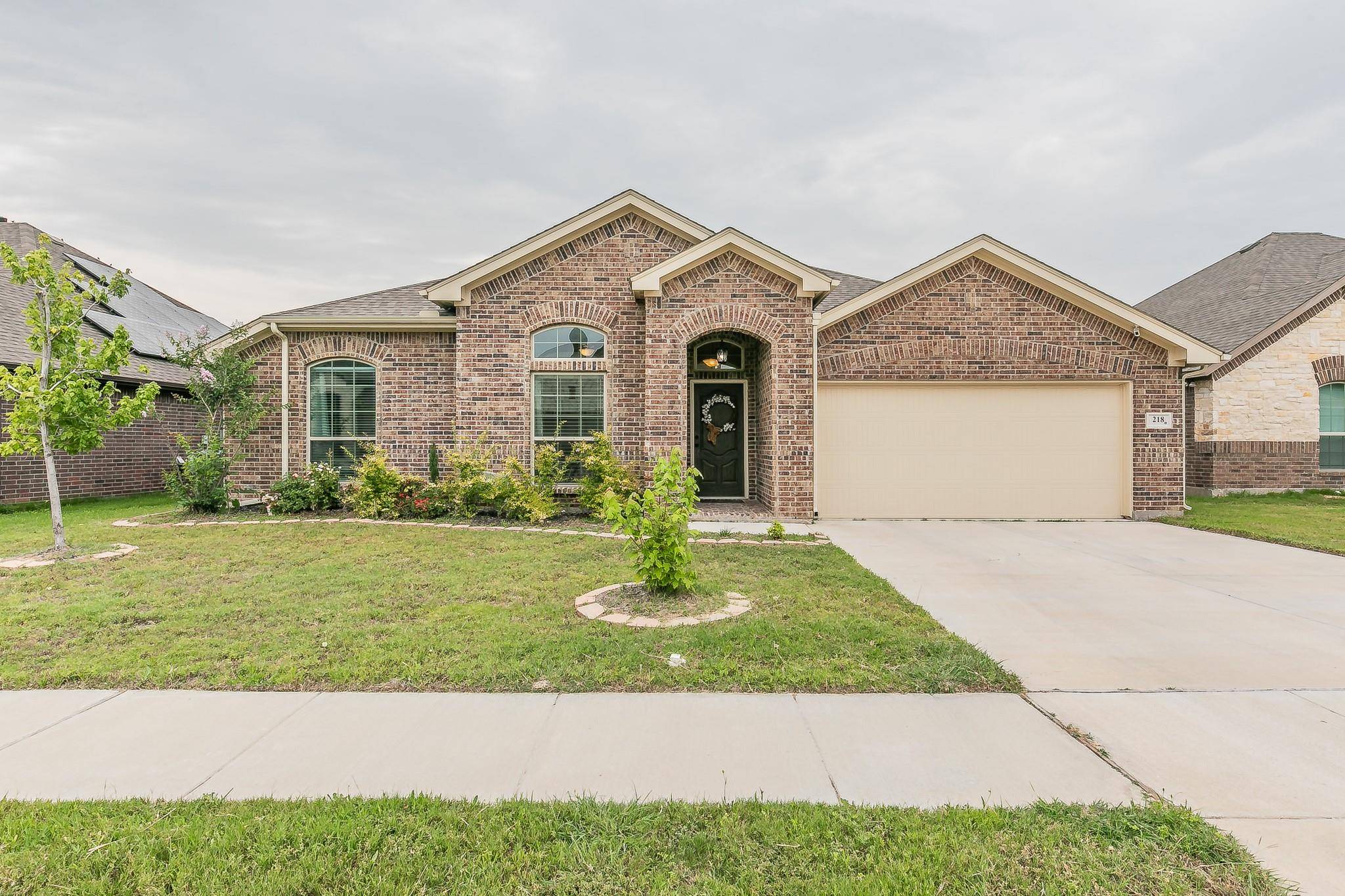 218 Marina Drive, Azle, TX 76020