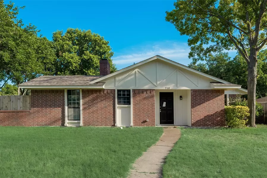 710 Waynelee Drive, Lancaster, TX 75146