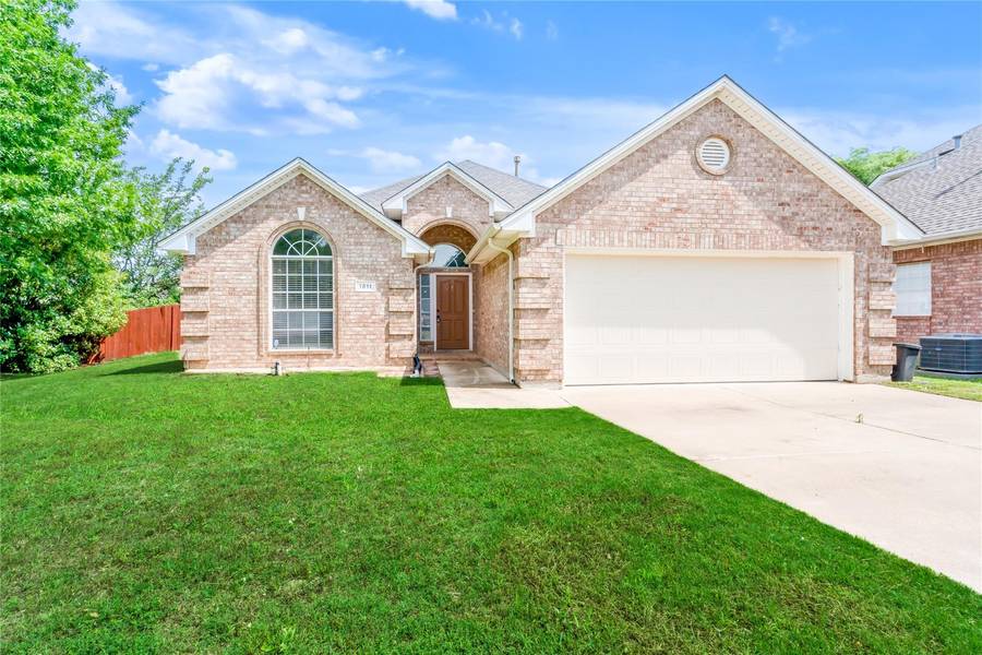 1811 Swaim Court, Arlington, TX 76001