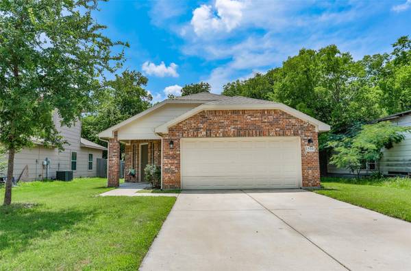 1516 E Broadway Street,  Gainesville,  TX 76240