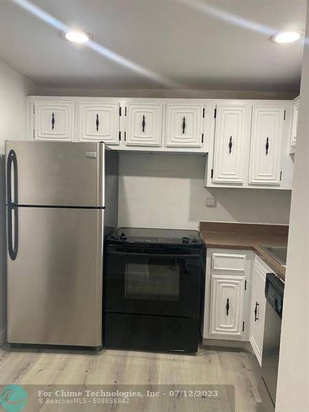 Miami, FL 33169,496 NW 165 St #D514