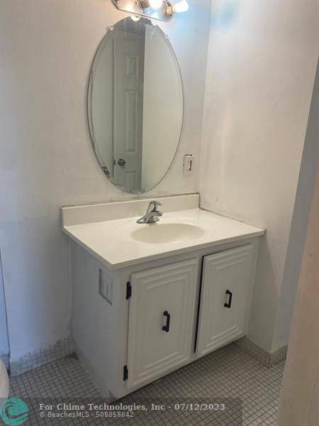 Miami, FL 33169,496 NW 165 St #D514