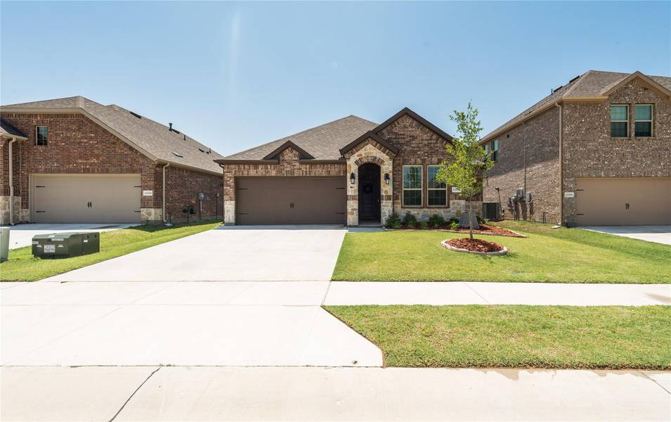 11204 Ranchera Dr, Aubrey, TX 76227