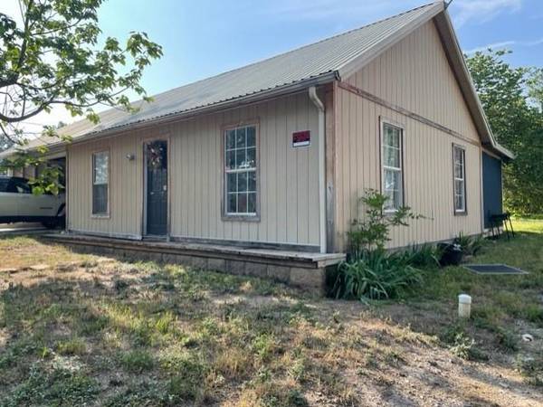 703 W Neely Avenue, Comanche, TX 76442