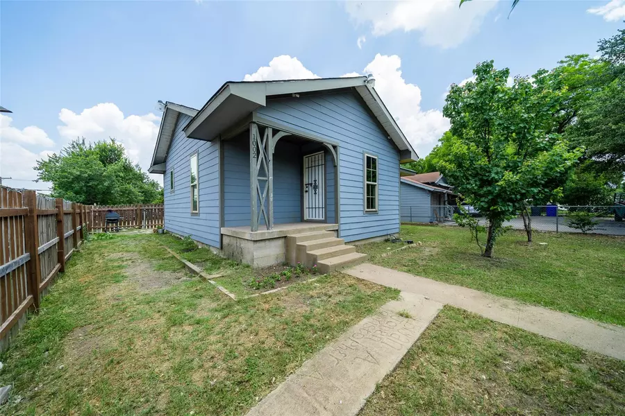 1002 S Ewing Avenue, Dallas, TX 75216