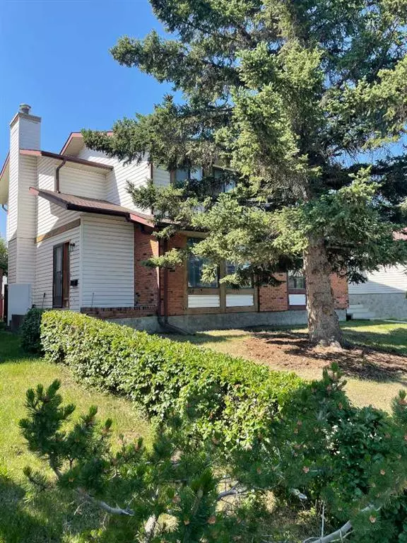 Calgary, AB T2W 3H9,38 Cedarwood Rise SW