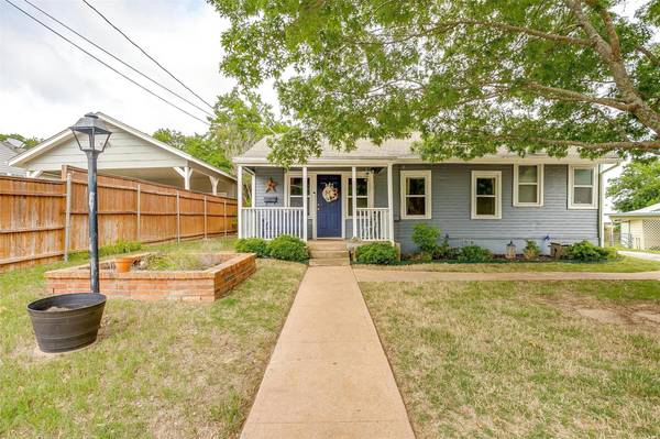 807 S Brazos Street, Weatherford, TX 76086