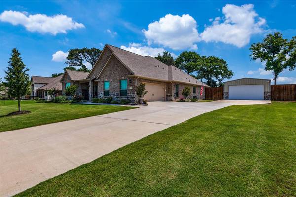 111 Willow Oak Drive, Krugerville, TX 76227