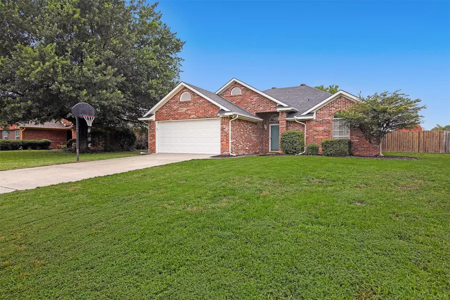 1802 La Fontaine Lane, Greenville, TX 75402