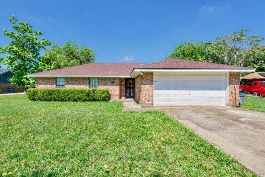 405 Butterfly Lane, Red Oak, TX 75154