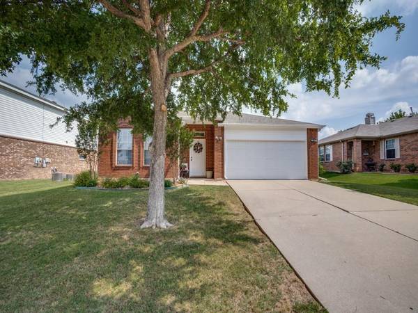 1613 White Dove Lane, Denton, TX 76210