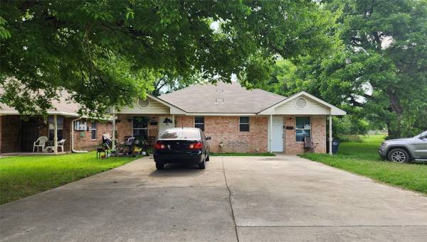 1010 S Retta Street,  Fort Worth,  TX 76111