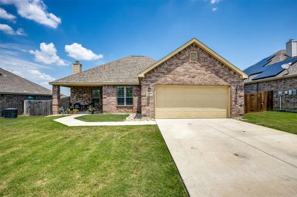 4902 Lakepark Drive, Sanger, TX 76266