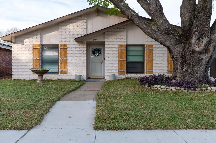 5005 Thompson Drive, The Colony, TX 75056