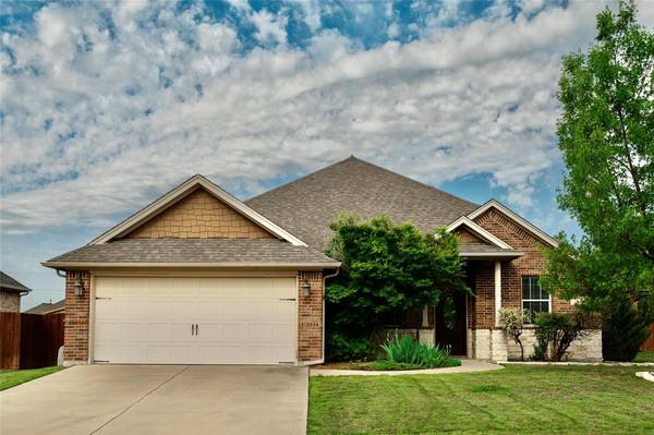 3932 Palomino Drive, Benbrook, TX 76116