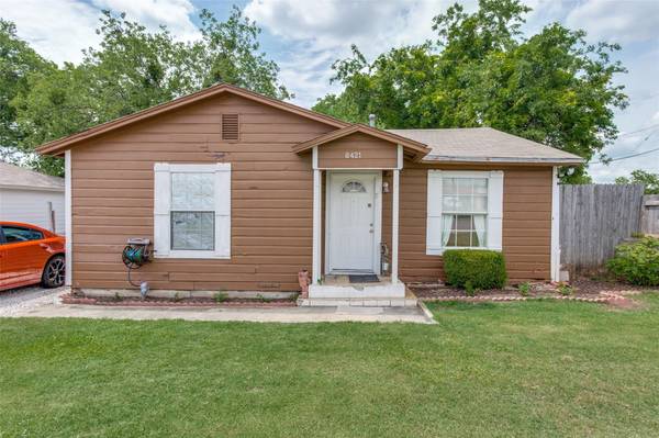 8421 White Settlement Road, White Settlement, TX 76108