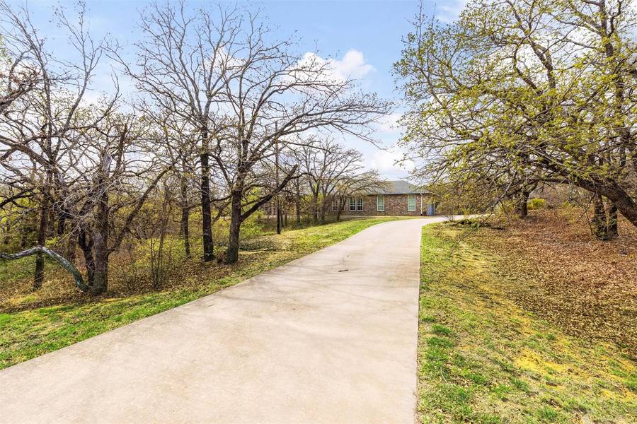 1317 N Bowman Springs Road, Kennedale, TX 76060