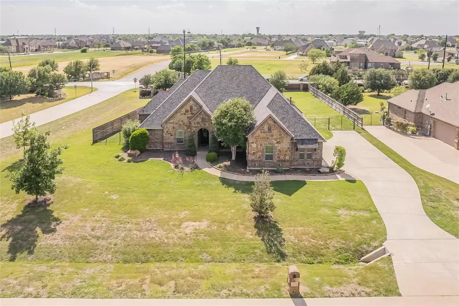 12901 Smokey Ranch Drive, Fort Worth, TX 76052