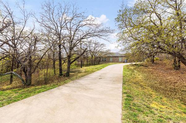 1317 N Bowman Springs Road, Kennedale, TX 76060