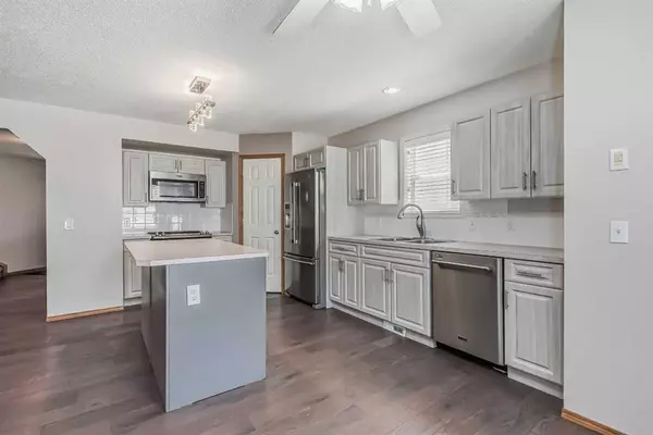 Calgary, AB T2X 3K8,156 Chaparral CRES SE