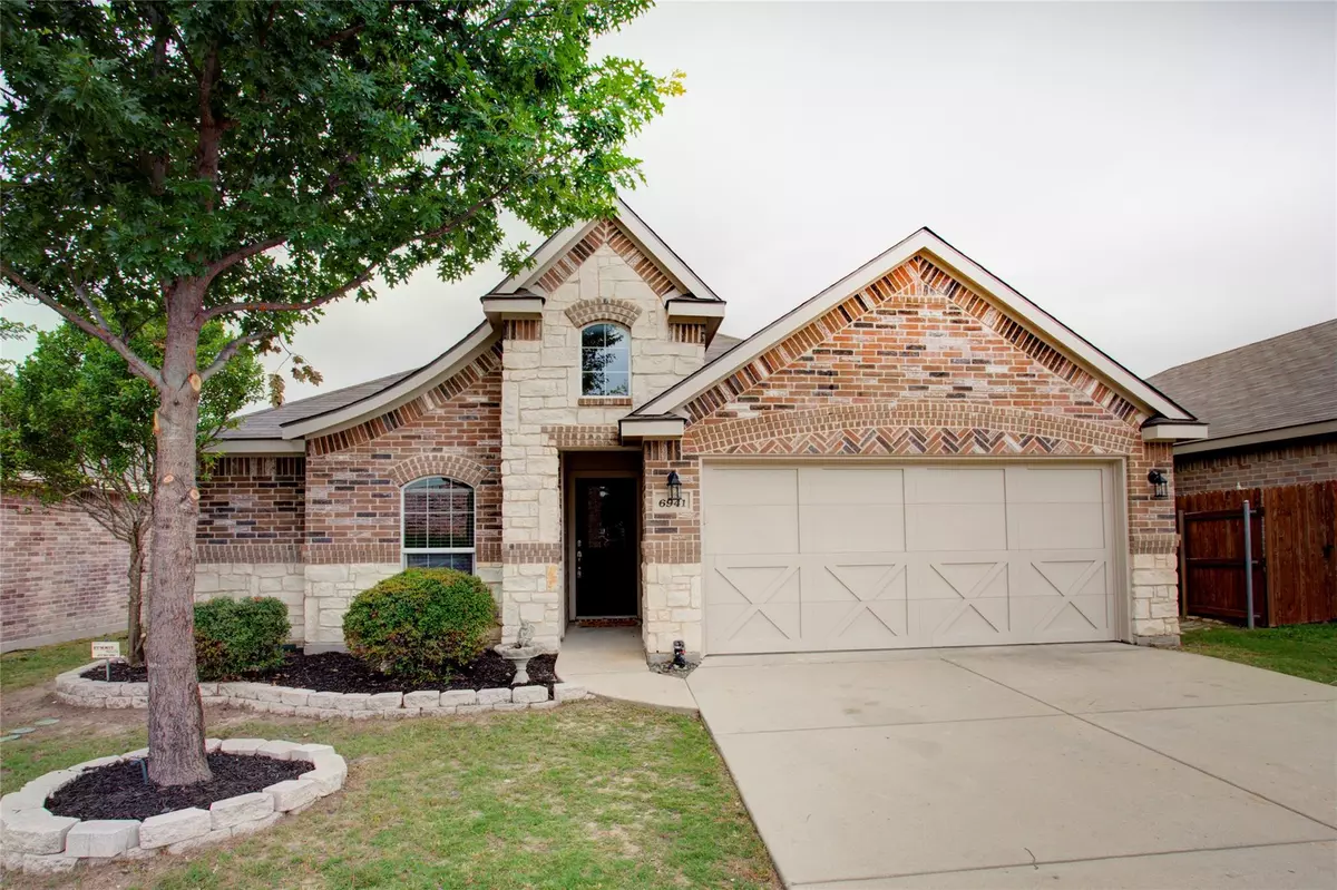 Fort Worth, TX 76179,6941 Meandering Creek Lane