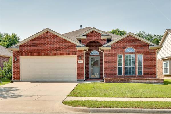 2644 Chadwick Drive, Fort Worth, TX 76131