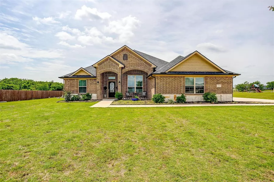 215 Single Tree Road, Decatur, TX 76234