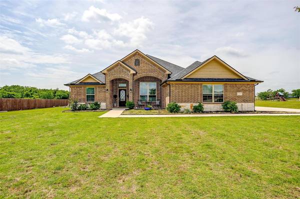 215 Single Tree Road,  Decatur,  TX 76234