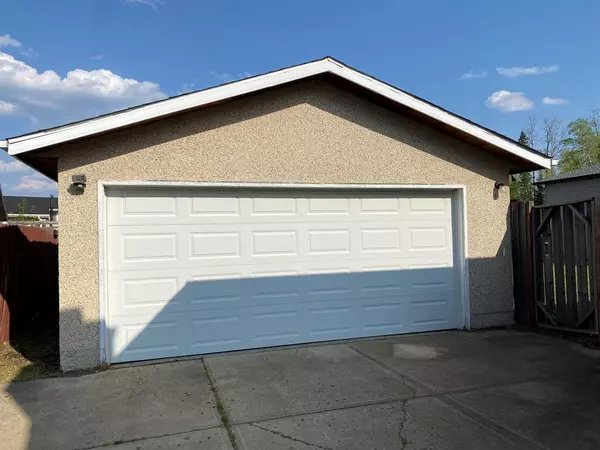 Fort Mcmurray, AB T9H 3A9,105 Silvanus CRES